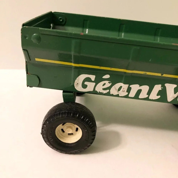 Vintage Ertl Green  Giant Toy Tractor and Wagon Promotional Diecast - Picture 12 of 16